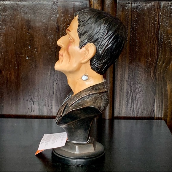 Frankenstein Bust Light Up Halloween Decor - Picture 9 of 14